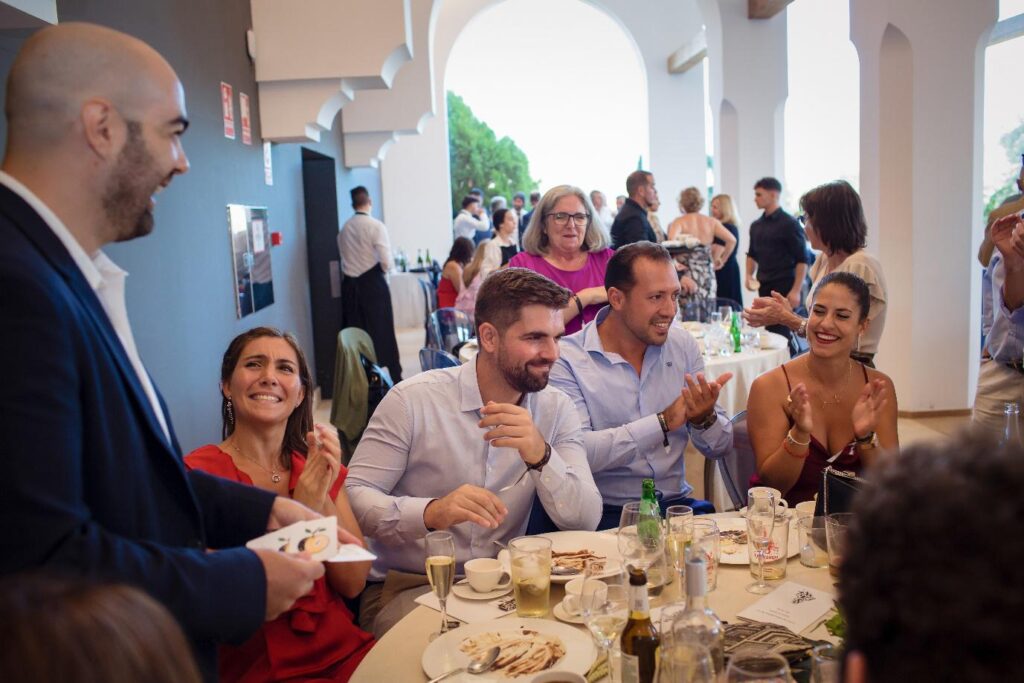 ¿Odias las fotos posadas? El secreto para tener un álbum natural (y no depende del fotógrafo) Fotos Naturales Boda